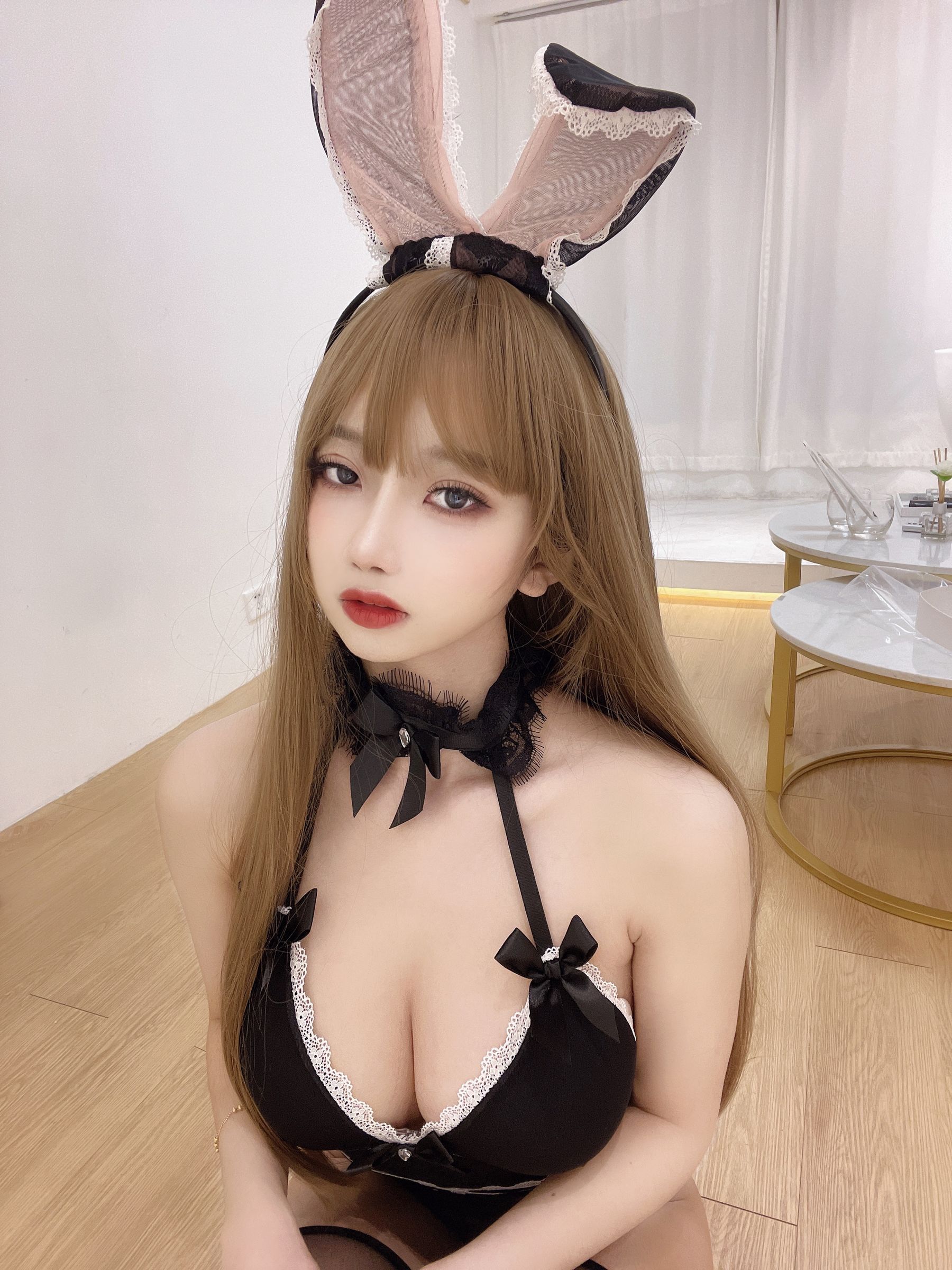 [网红COSER写真] 白嫩美少女鬼畜瑶 - 蕾丝兔女郎 套图3