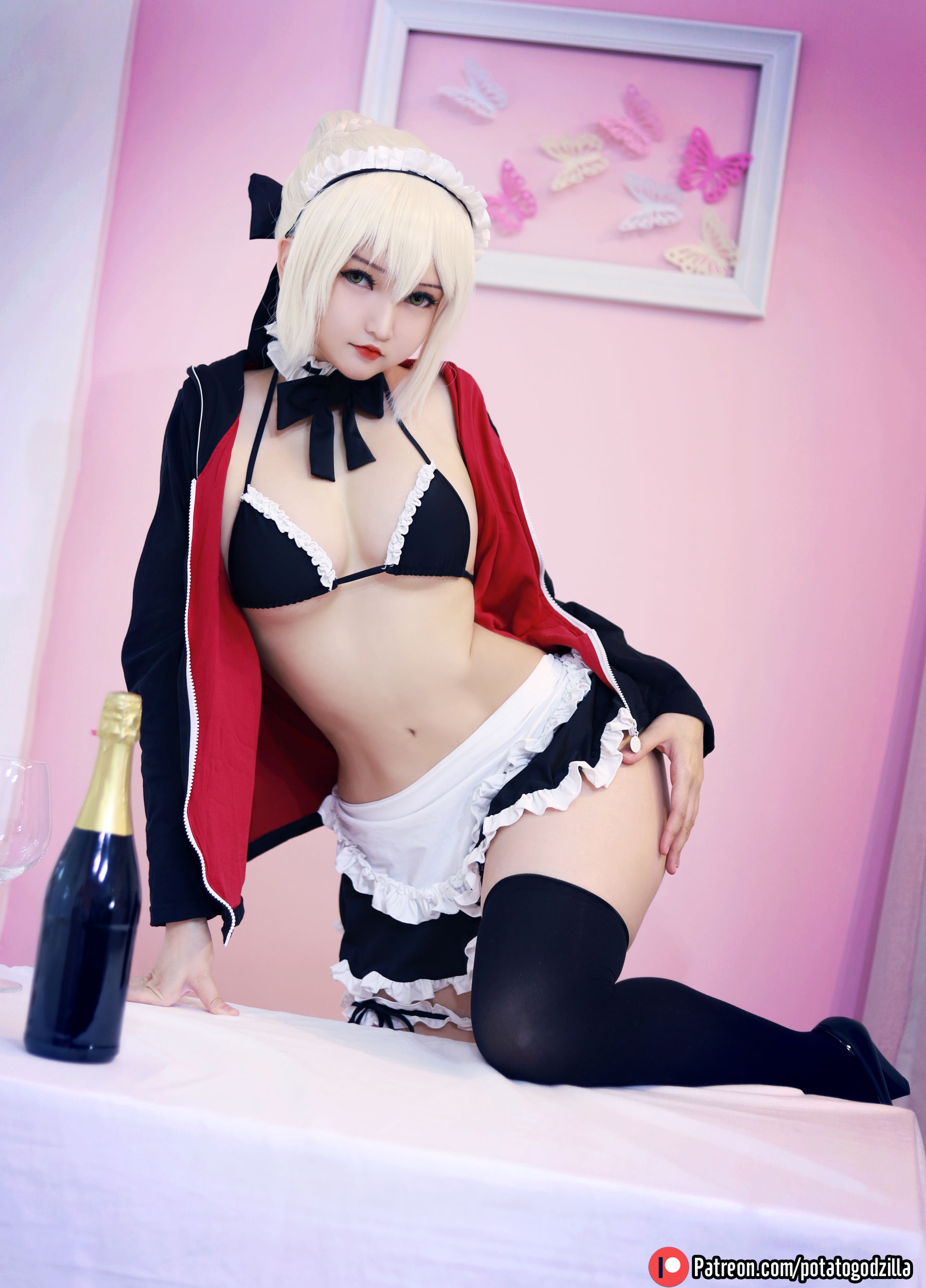 Coser小姐姐Potato Godzilla – Saber Alter Maid 套图-写真