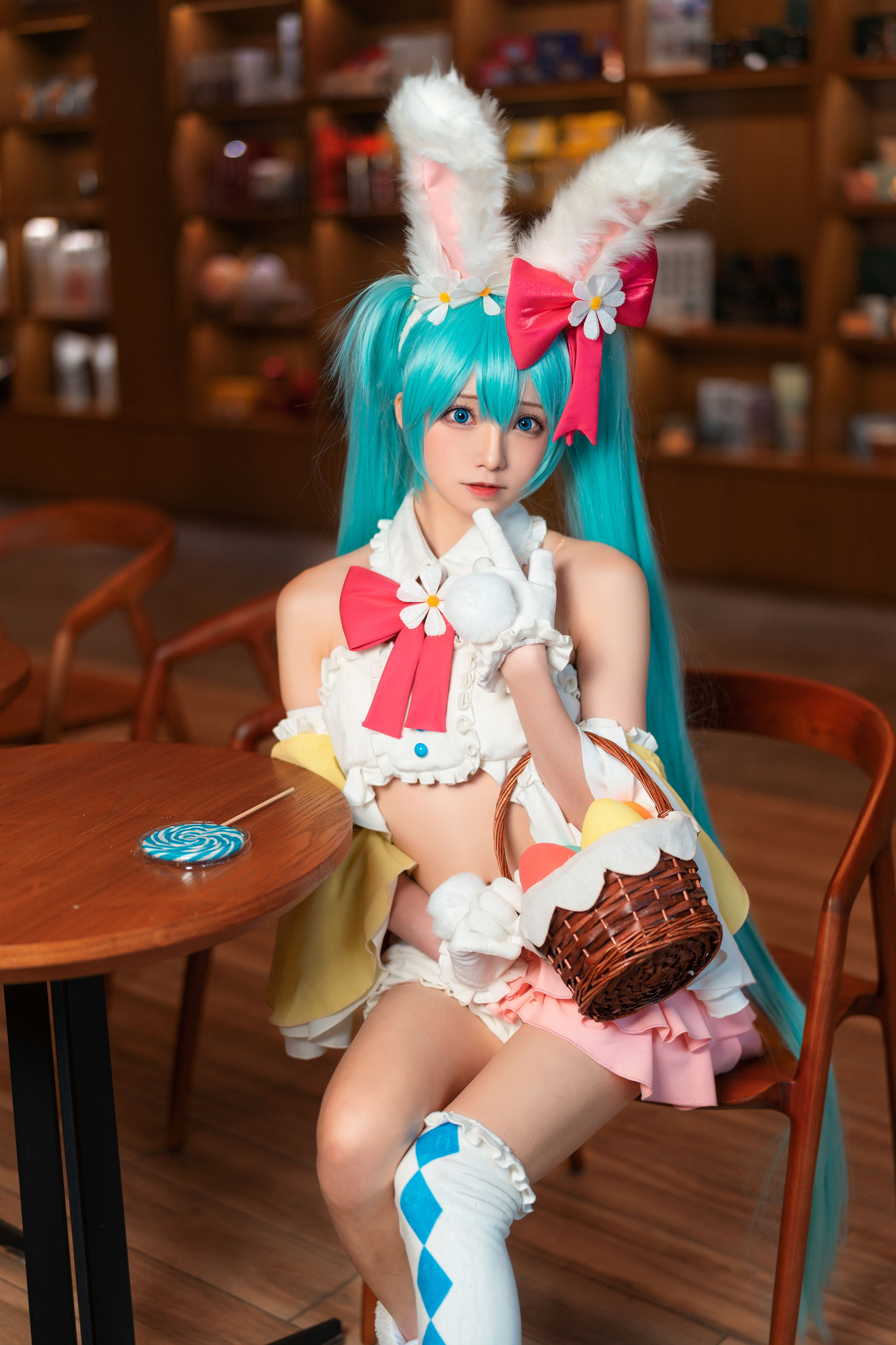 [网红COSER写真] 动漫博主Kitaro_绮太郎 – 初音兔女郎 套图-写真